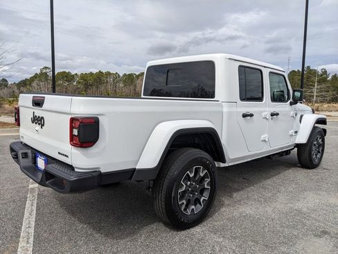 New 2026 Jeep Gladiator Sport image 21