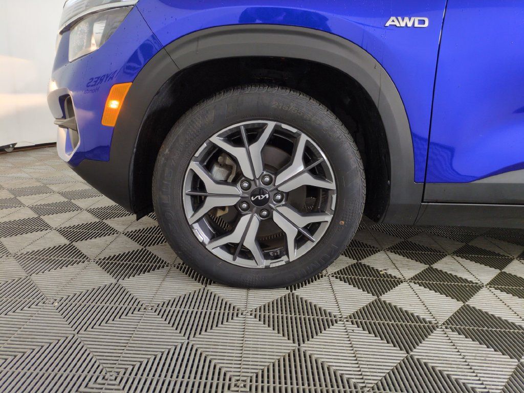 Used 2023 Kia Seltos EX AWD/4WD image 30