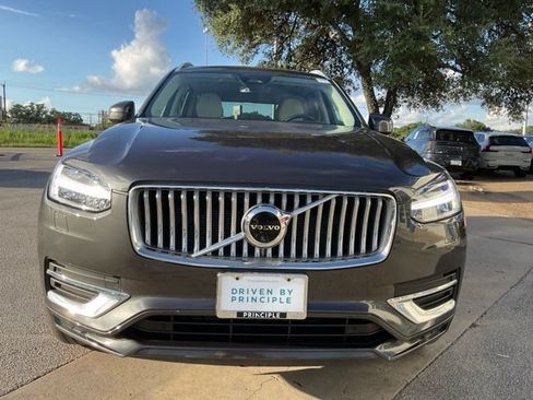Certified 2023 Volvo XC90 B5 Plus AWD/4WD image 2