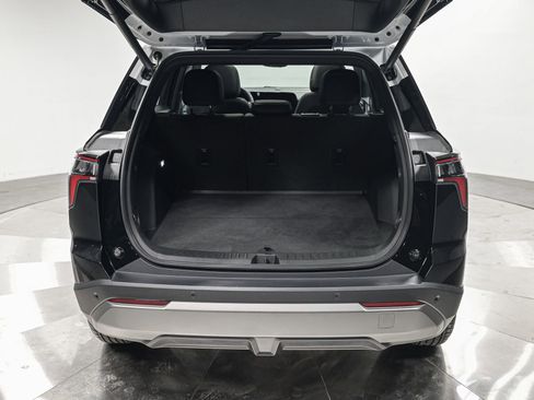 Used 2025 Chevrolet Equinox LT w/ Convenience Package II image 6