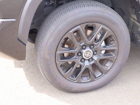 Used 2024 Toyota Tundra Limited AWD/4WD image 5