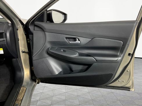 Certified 2026 Nissan Sentra SV w/ SV Convenience Package FWD image 27