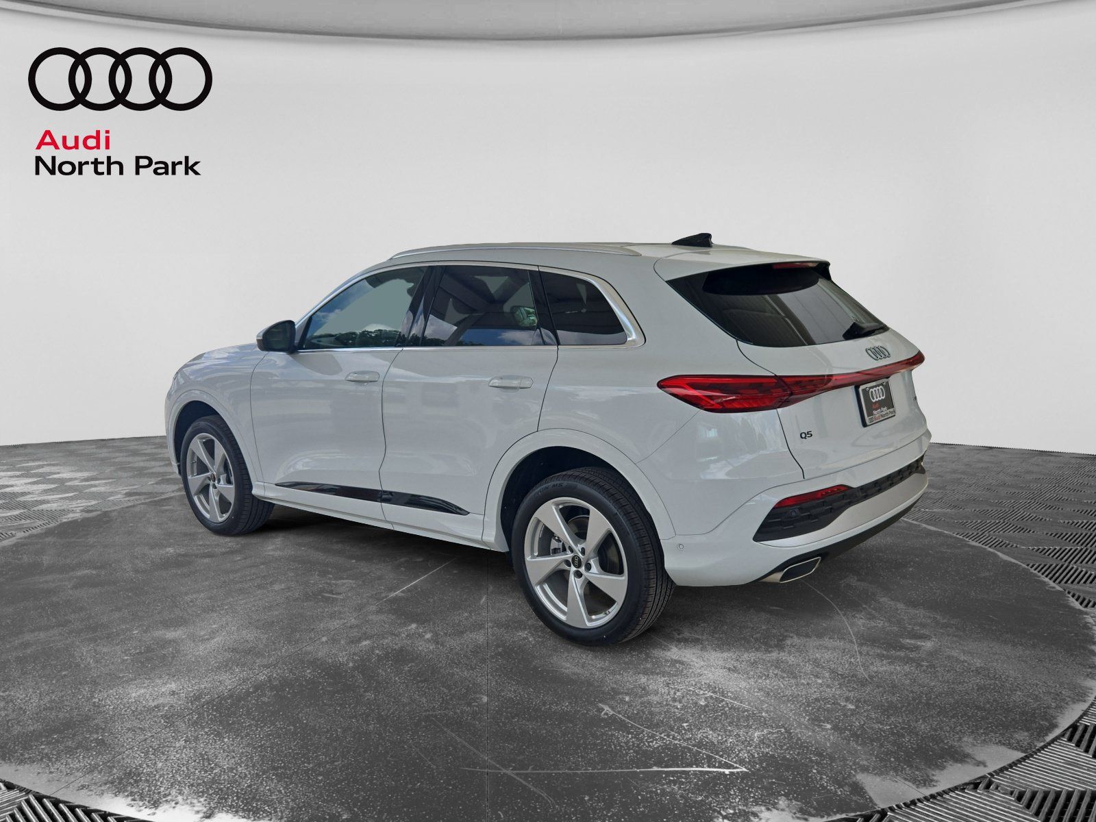 New 2026 Audi Q5 Premium Plus AWD/4WD image 3