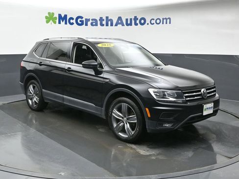 Used 2020 Volkswagen Tiguan SEL image 2