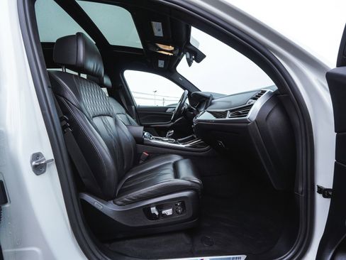 Used 2022 BMW X7 xDrive40i w/ M Sport Package image 37