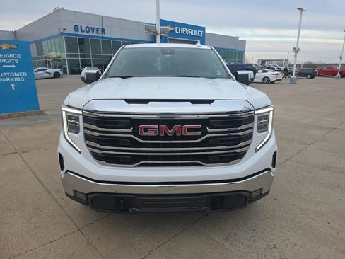 Used 2022 GMC Sierra 1500 SLT w/ SLT Convenience Package image 2