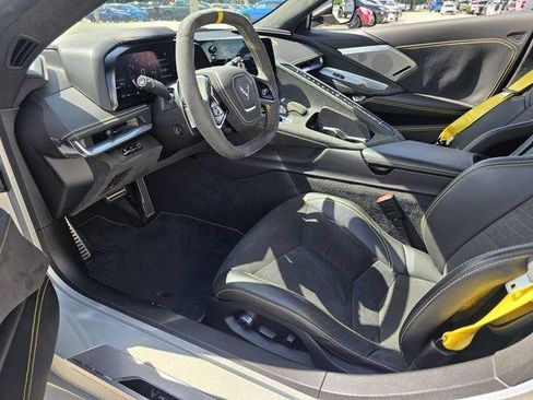 Used 2021 Chevrolet Corvette Stingray Premium Cpe w/ Z51 Performance Package RWD image 10