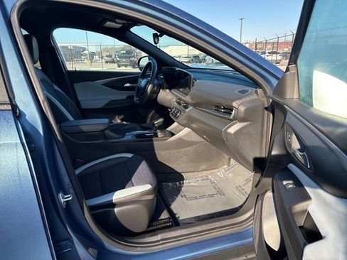 Used 2024 Buick Envista Preferred image 9