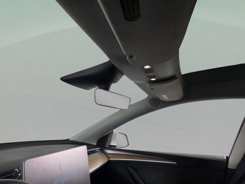 Used 2023 Tesla Model Y Long Range image 12