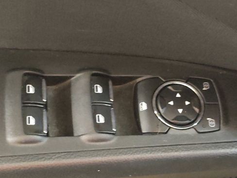 Used 2019 Ford Fusion SE FWD image 27