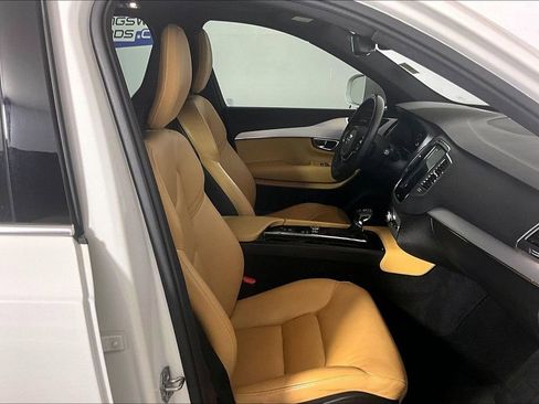 Used 2018 Volvo XC90 T5 Momentum w/ Convenience Package image 6
