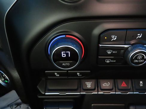 Used 2023 Chevrolet Silverado 2500 LT w/ Convenience Package image 28