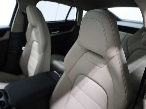 Used 2026 Porsche Panamera RWD image 19