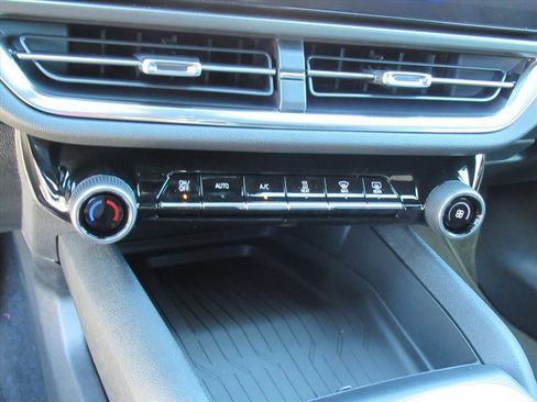 New 2026 Chevrolet Equinox EV LT image 24