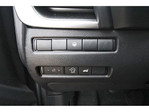 Used 2026 Nissan Rogue SV w/ SV Premium Package FWD image 17
