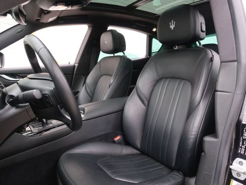Used 2022 Maserati Levante GT AWD/4WD image 12