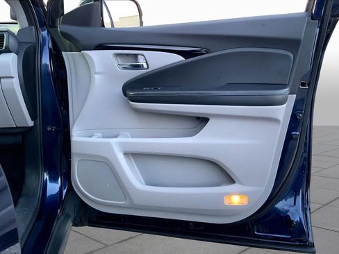 Used 2018 Honda Pilot Touring image 23