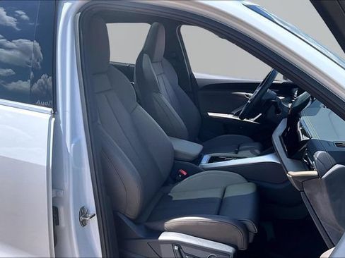 Used 2025 Audi Q5 Premium Plus w/ Premium Plus AWD/4WD image 7