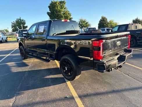Used 2025 Ford F250 XLT w/ Black Appearance Package AWD/4WD image 16