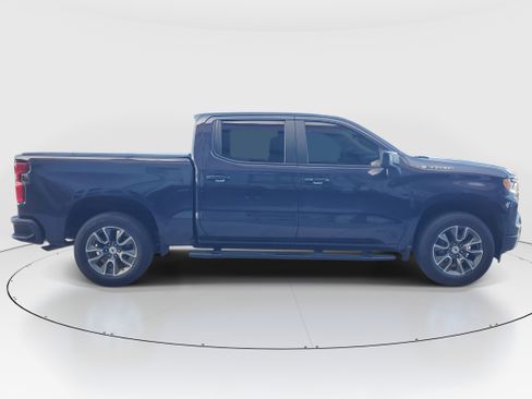 Used 2022 Chevrolet Silverado 1500 RST image 2