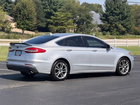 Used 2019 Ford Fusion SEL FWD image 4
