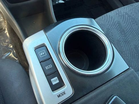 Used 2013 Toyota Prius V Two image 17