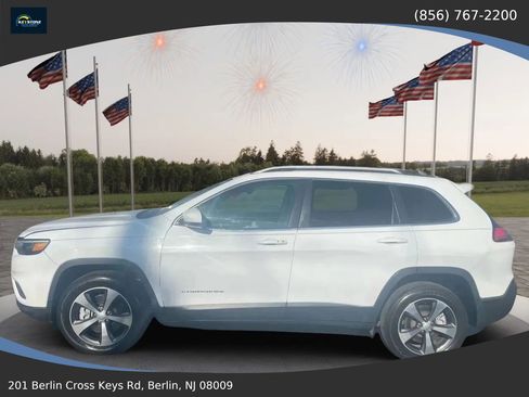 Used 2019 Jeep Cherokee Limited w/ Trailer Tow Group image 4