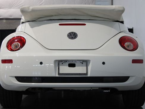 Used 2007 Volkswagen Beetle Triple White Edition FWD image 36