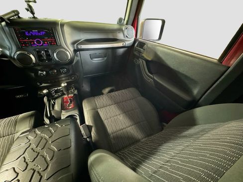 Used 2012 Jeep Wrangler Unlimited Sport AWD/4WD image 15