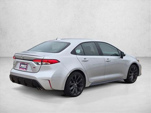 Used 2024 Toyota Corolla SE FWD image 5