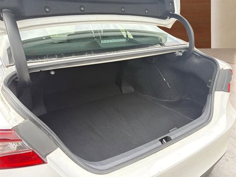 Used 2024 Toyota Camry LE image 18