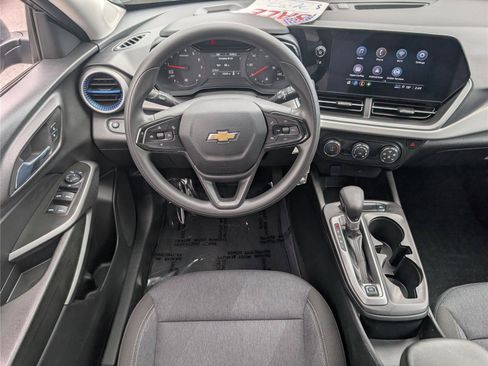Used 2024 Chevrolet Trax LS FWD image 15
