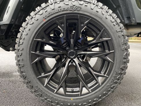 Used 2023 Jeep Gladiator Overland image 41