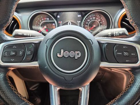 Certified 2020 Jeep Gladiator Mojave AWD/4WD image 35