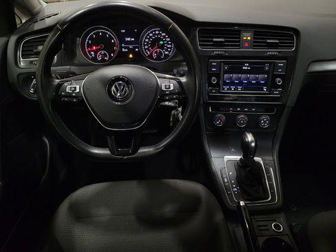 Used 2019 Volkswagen Golf S FWD image 22