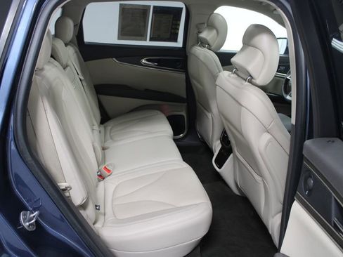 Used 2019 Lincoln Nautilus Reserve FWD image 33