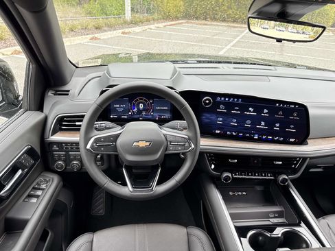 New 2026 Chevrolet Tahoe High Country w/ Sun And Tow Package AWD/4WD image 14