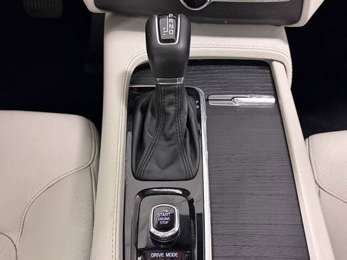 Used 2020 Volvo XC90 T5 Momentum AWD/4WD image 20