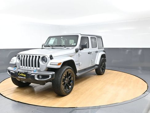 Used 2023 Jeep Wrangler Unlimited Sahara w/ Cold Weather Group AWD/4WD image 5