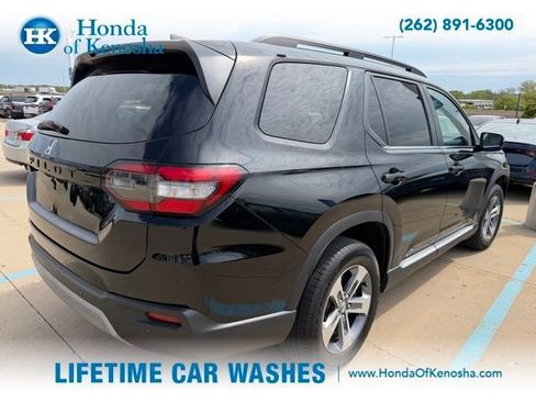Used 2023 Honda Pilot EX-L image 2