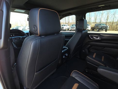 Used 2023 GMC Yukon XL AT4 image 28