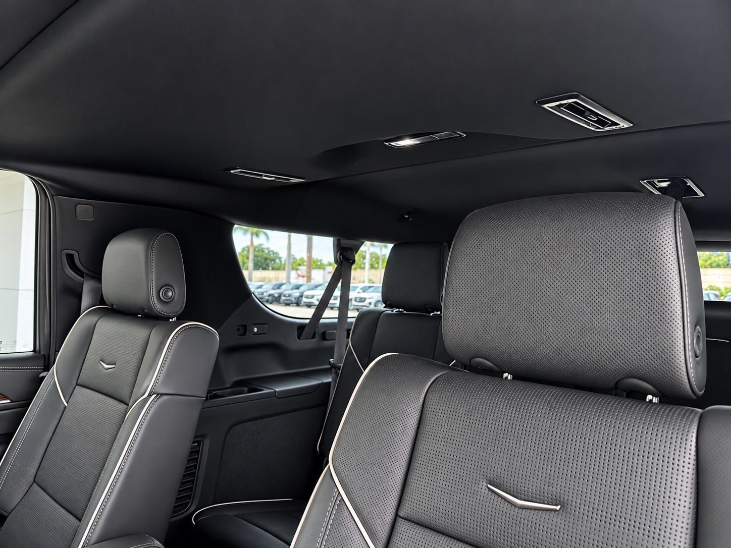 Used 2024 Cadillac Escalade ESV Premium Luxury AWD/4WD image 14