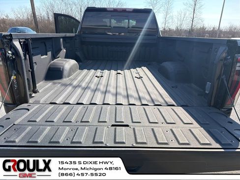 Used 2024 GMC Sierra 3500 AT4 w/ AT4 Premium Plus Package AWD/4WD image 23