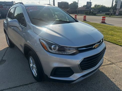 Used 2018 Chevrolet Trax LT w/ LT Convenience Package AWD/4WD image 7