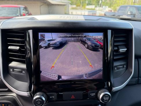 Used 2022 RAM 1500 Big Horn AWD/4WD image 18