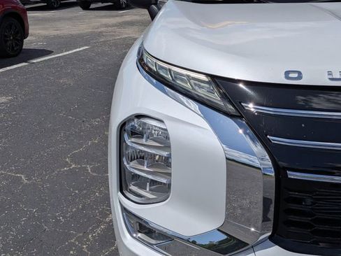 New 2026 Mitsubishi Outlander SE FWD image 8