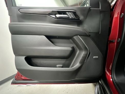 New 2026 Chevrolet Suburban Premier image 23