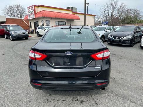 Used 2016 Ford Fusion SE w/ Equipment Group 202A image 6
