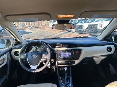 Used 2019 Toyota Corolla LE image 25