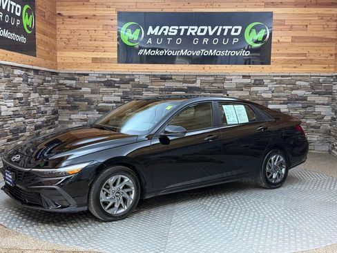 Used 2024 Hyundai Elantra SEL FWD image 9